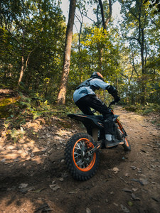 <span class=keywords><strong>Moto</strong></span> tout-terrain <span class=keywords><strong>électrique</strong></span> M7 Ultra 72V 2800W 7000W de crête, moteur central, 25AH, frein hydraulique, pour adolescents, motocross, usine OEM - Product Image 5