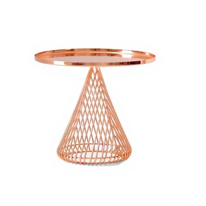 Support à gâteau et desserts en métal au design fantastique, qualité supérieure, couleur cuivre, pour les meilleures ventes - Product Image 1