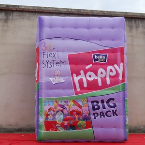 Réplique géante gonflable personnalisée de Bella Happy Diaper Big Pack - Affichage publicitaire de marque pour les promotions de produits de soins pour bébés - Product Image 3