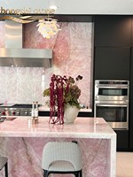 Dalle de marbre rose quartz, onyx rose translucide pour plan de travail de cuisine et mur de crédence