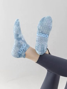 Calcetines de Pilates JZVINA para Mujer, con Diseño Tie Dye, Antideslizantes, con Puntos de Silicona, Suaves, Personalizables, para Yoga, Entrenamiento y Uso Diario - Product Image 1
