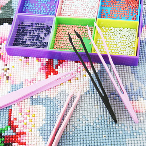 <span class=keywords><strong>Pince</strong></span> à épiler en <span class=keywords><strong>plastique</strong></span> dessin diamant <span class=keywords><strong>pince</strong></span> à épiler en <span class=keywords><strong>plastique</strong></span> coloré outil de serrage renforcé bricolage <span class=keywords><strong>pince</strong></span> à épiler jouet à la main - Product Image 3