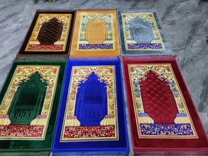 Pinchi popular casa alfombra en relieve plegable al por mayor alfombra de oración franela suave Raschel alfombra de oración musulmana - Product Image 3