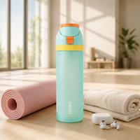 Bouteille d'eau portable en Tritan écologique avec poignée, ouverture à une touche, paille et couvercle verrouillable anti-fuite pour le voyage, la randonnée et le trekking