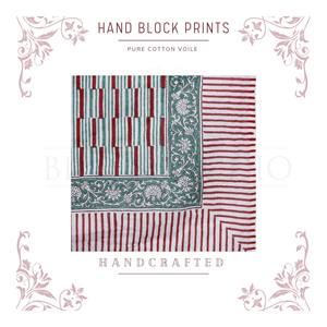 Sarong en coton imprimé à la main vert émeraude et rouge baie pour femmes, léger, idéal comme paréo de bikini, tenue de plage estivale - Product Image 3