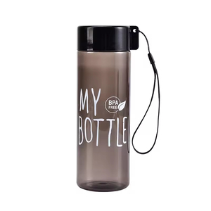 Bouteille d'eau en plastique sans BPA avec couvercle et corde pour les voyages, la randonnée, design minimaliste unisexe, bouchon à vis. - Product Image 1