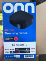 Boîtier TV intelligent Onn 4K Plus Android 14, décodeur 4K Quad Core, connectivité 5G, 2 Go de RAM, télécommande vocale pour lecteur multimédia en streaming