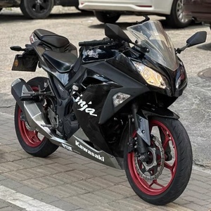 Motocyclettes d'<span class=keywords><strong>occasion</strong></span> <span class=keywords><strong>Kawasaki</strong></span> <span class=keywords><strong>Ninja</strong></span> 250cc 400cc, bicylindre, refroidissement liquide, légères, haute performance, course, essence - Product Image 5