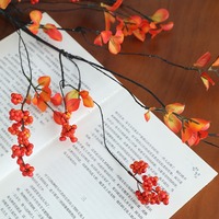 Décoration de salon, meuble TV, porche : Branches de baies d'automne réalistes de haute qualité, artificielles, faites à la main, en plastique, pour une touche moderne.