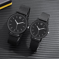 Montres de luxe pour couple, nouveau modèle, boîtier en alliage tendance, mouvement à quartz avec cadran à aiguilles, design unisexe