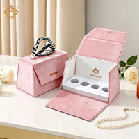 Boîte cadeau en velours pliable, boîte à bijoux en velours, logo personnalisé en estampage à chaud, étiquette métallique, emballage cadeau luxueux et élégant pour les cadeaux de mariage