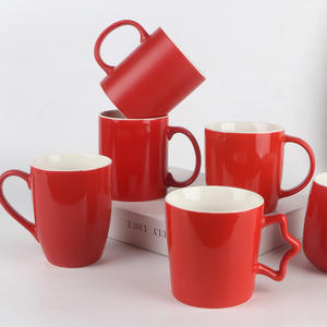 Mug en céramique rouge de style nordique avec impression de logo pour cadeau - Product Image 5