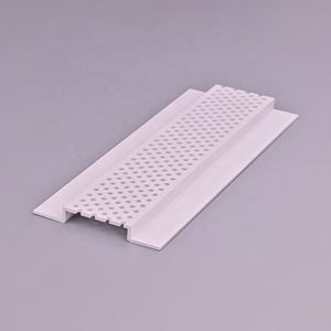 Garde-<span class=keywords><strong>gouttière</strong></span> en PVC personnalisé garde-maille en vinyle <span class=keywords><strong>filtre</strong></span> <span class=keywords><strong>de</strong></span> <span class=keywords><strong>gouttière</strong></span> en plastique pour la maison avec maille <span class=keywords><strong>de</strong></span> fer - Product Image 3