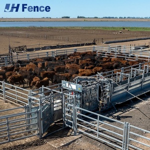 Panneau pour bétail Secure-Hold : Construction <span class=keywords><strong>rigide</strong></span> en une seule pièce empêche le pliage pour une sécurité optimale des animaux d'élevage - Product Image 1