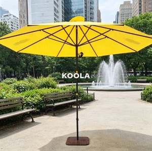 Sombrilla Comercial para Patio de 13 pies con Poste Central de Acero, Parasol Impermeable para Exteriores, Resistente a los Rayos UV, para Jardín - Product Image 1