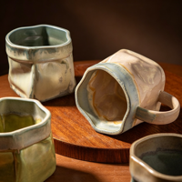Tasse à café artisanale en grès irrégulier, glaçure réactive, tasse en céramique froissée avec anse, tasse à thé en poterie pour la maison, le café ou comme cadeau