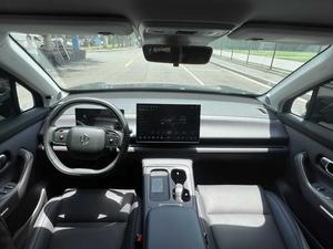 Leapmotor C10 EREV 2024 d'occasion, 210 LiDAR, conduite à gauche, 210 km d'autonomie EV, système de conduite intelligent Orin-X, 1190 km d'autonomie totale, toit ouvrant panoramique, gris sur violet - Product Image 3