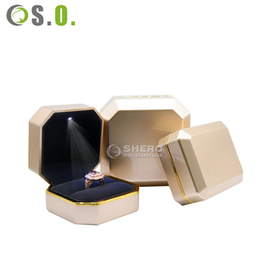 Boîtes à bijoux en plastique LED personnalisées rouge et bleu de qualité supérieure pour colliers, bracelets, bagues, boucles d'oreilles, boîtes à bijoux - Product Image 3