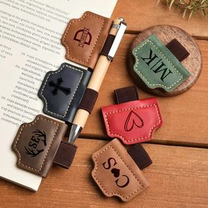 ที่คั่นหนังเทียมแบบเลเซอร์ได้ ที่คั่นหนัง PU แบบแม่เหล็กพร้อมที่ใส่ปากกา - Product Image 3