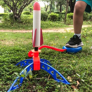 Jouet éducatif fusée volante HY Toys pour garçons et filles, canon à billes volantes en plastique durable, lancement au pied, extérieur - Product Image 3
