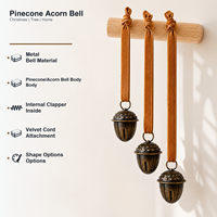 Pendentif cloche en fer personnalisé en forme de pomme de pin et d'acorn avec cordon en velours et attache interne pour la décoration de Noël à la maison et les fêtes