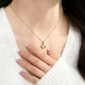 Collar con Colgante <span class=keywords><strong>de</strong></span> Mariposa <span class=keywords><strong>de</strong></span> Diseño Exclusivo y Ligero <span class=keywords><strong>de</strong></span> Lujo FANKE 316L, Chapado en <span class=keywords><strong>Oro</strong></span> <span class=keywords><strong>de</strong></span> 18K, Acero Inoxidable que No se Desvanece, <span class=keywords><strong>Cadena</strong></span> para Clavícula - Product Image 2