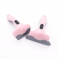 Brosse de toilettage pour animaux de compagnie à prix d'usine en gros - Brosse ergonomique pour chien et chat - Râteau à sous-koirage en acier inoxydable