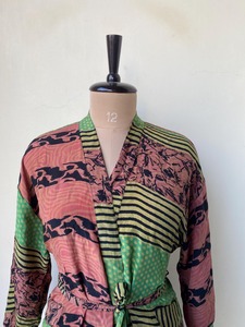 Robe Kimono en Soie Crêpe pour Femmes Col en V Fermeture à Ceinture Longueur Genou Tissu Respirant Doux Style Bohème Vintage Robe de Demoiselle d'Honneur - Product Image 4