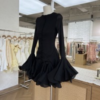 Robes Courtes Décontractées Roses Élégantes pour Fête, Robe Blanche Slim à Boutons Vietnam, Nouvelle Collection Luxe Tendance pour Femmes