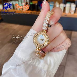 Montre connectée ultra-luxe élégante ultra-fine pour femme avec suivi de l'oxygène sanguin - Product Image 5