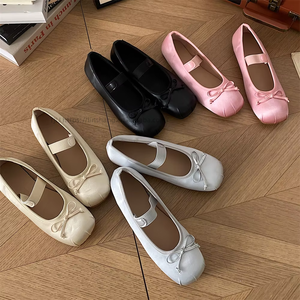 Vente en gros usine : Nouvelles ballerines plates argentées pour femme, légères, à semelle souple en cuir, idéales pour l'été - Product Image 1