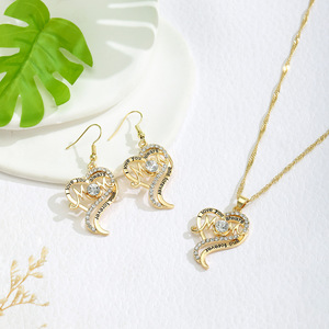 Collier pendentif en alliage d'or en forme de cœur avec ensemble de boucles d'oreilles en diamant pour femme, bijoux cadeau - Product Image 4