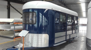 Remorques de transport de chevaux galvanisées de luxe 2025, configuration pour 3 chevaux, remorque de transport de chevaux à chargement en angle, rampe - Product Image 4