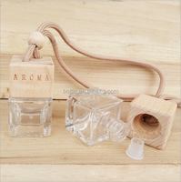 Mini diffuseur d'air suspendu de parfum vide de voiture carré de 8ml avec clips d'aération