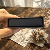 Boîte en carton en forme de livre à succès, avec couvercle rabattable et doublure en mousse EVA, pour emballage d'accessoires électroniques, boîte cadeau pour clé USB