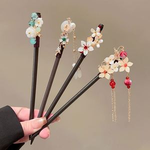 Bâtonnet à cheveux en bois rétro chinois vintage, épingle à cheveux florale élégante pour femmes, accessoire de coiffure Hanfu - Product Image 2