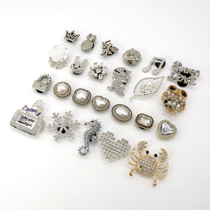 Charm de Sapato de Luxo Personalizado com Letras de Strass, Acessórios de Clog, Bijuteria de Acrílico, Metal e Pérola - Product Image 3