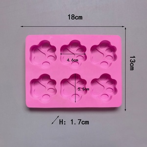 <span class=keywords><strong>Molde</strong></span> <span class=keywords><strong>de</strong></span> Silicona para Pastel con Forma <span class=keywords><strong>de</strong></span> <span class=keywords><strong>Huella</strong></span> <span class=keywords><strong>de</strong></span> <span class=keywords><strong>Perro</strong></span> <span class=keywords><strong>de</strong></span> 6 Cavidades. <span class=keywords><strong>Molde</strong></span> para Galletas, Fondant, Patas <span class=keywords><strong>de</strong></span> <span class=keywords><strong>Perro</strong></span> y Gato, Dulces para Mascotas, Galletas, Gelatina, Cubitos <span class=keywords><strong>de</strong></span> Hielo, Chocolate - Product Image 2