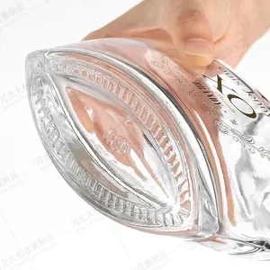 Bartop Clear Glass Liquor Bottle 700ml 750ml Gin Whiskey Vodka Liquor Spirit Bottle For Liquor XO