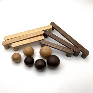 Poignée de tiroir en bois de noyer lisse et élégante, poignée de meuble en bois d'origine - Product Image 2