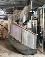 Escalier en colimaçon incurvé en métal sur mesure avec rampe en fer forgé, design moderne pour l'extérieur, les appartements et la cuisine