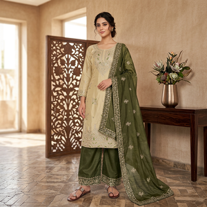 Ensemble Kurta brodé crème avec dupatta violet, tenue ethnique traditionnelle indienne et pakistanaise pour femmes, longueur au sol - Product Image 5