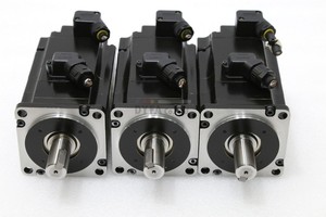 YASKAWA Clé d'occasion SGM7J-02AFD2C avec connecteur 200W AC - Product Image 5