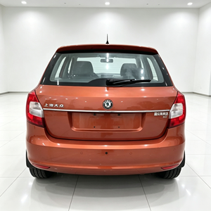 Práctico Skoda <span class=keywords><strong>Fabia</strong></span> 2012 1.6L Automático Compacto <span class=keywords><strong>Hatchback</strong></span> de 5 Plazas con Volante a la Izquierda, Coche Usado de Gasolina para Uso Familiar en África - Product Image 4