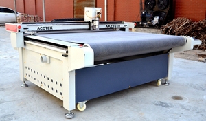 Máquina <span class=keywords><strong>de</strong></span> corte con cuchilla oscilante y sistema CCD 1625 1610, Router CNC 3D para letreros <span class=keywords><strong>de</strong></span> espuma, madera, gabinetes, corte <span class=keywords><strong>de</strong></span> madera contrachapada, cortadora <span class=keywords><strong>de</strong></span> espuma CNC - Product Image 4