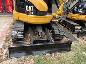 Mini-excavatrice compacte CAT 303E avec peu d'heures de fonctionnement, excavatrice hydraulique Caterpillar pour travaux d'aménagement paysager, travaux utilitaires, construction et chantier - Product Image 3