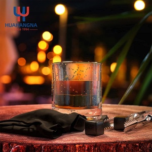 Juego de 2 Vasos de Whisky de Cristal, Vasos Old Fashioned con Piedras Enfriadoras <span class=keywords><strong>y</strong></span> Pinzas, en Caja de Regalo de Madera - Product Image 5