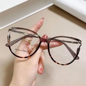 2024 thời trang <span class=keywords><strong>Cat</strong></span> <span class=keywords><strong>Eye</strong></span> máy tính chống ánh sáng màu xanh kính trắng lens PC khung kính mắt <span class=keywords><strong>Frames</strong></span> với UV400 bảo vệ - Product Image 2