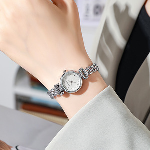 Fashionable women's watches, niche women's bracelet watches, <b>light</b> luxury niche student watches - Product Image 3