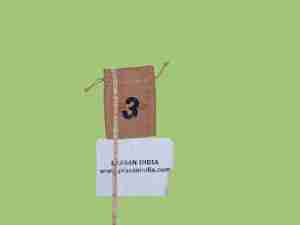 Les étoiles sont parfaitement alignées aujourd'hui ! Découvrez ces superbes sacs fourre-tout en jute PrasanIndia, réutilisables et portables, pour protéger des poussières. - Product Image 2